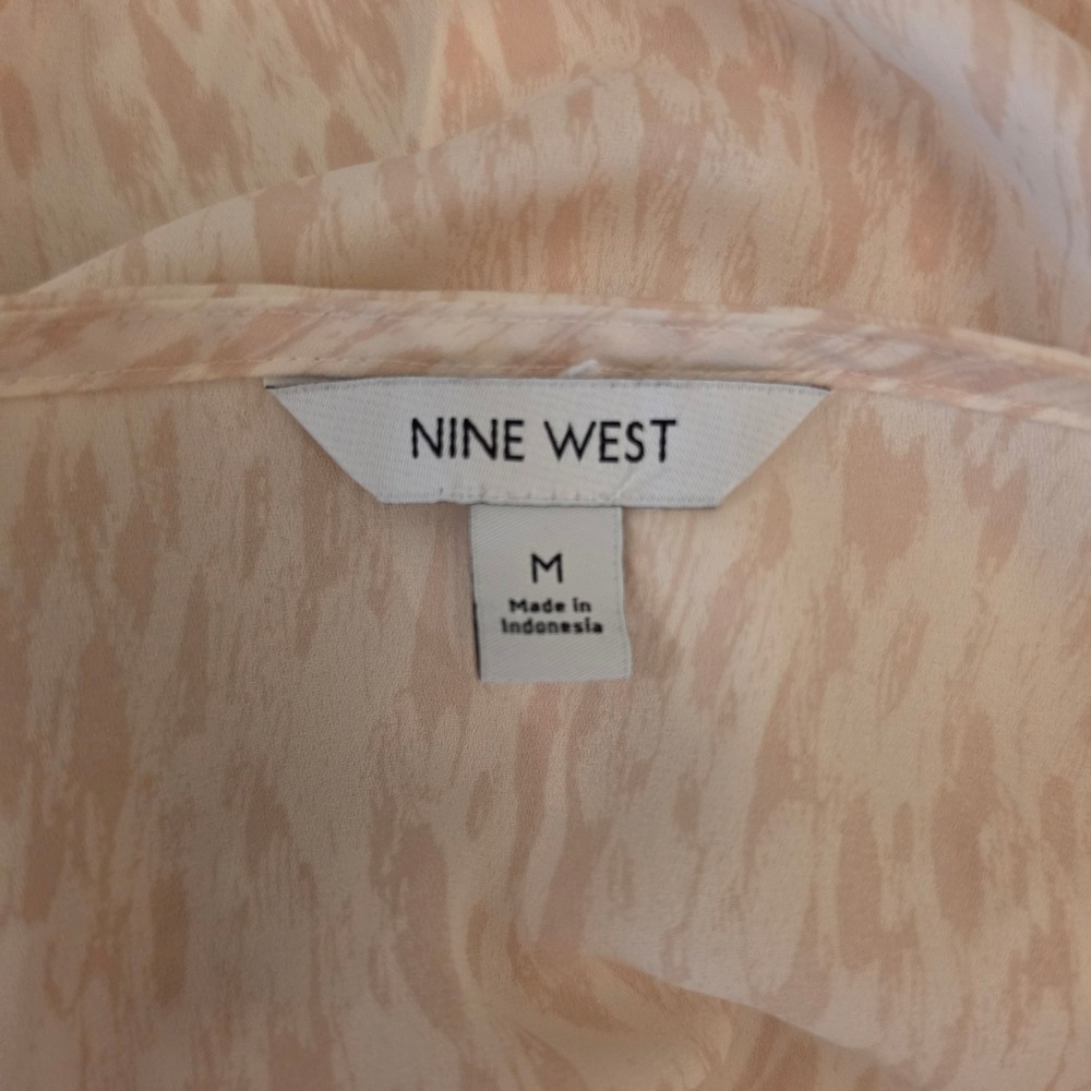 Nine‎ West Pastel Ivory Abstract Print Deep Vneck Button Down Blouse Medium GC - Picture 2 of 7